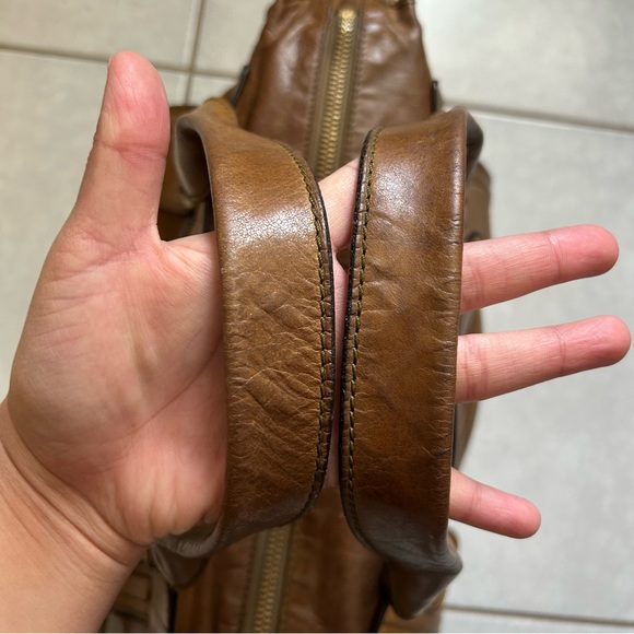 Chloé Bay leather tote bag in a distressed brown color - Picture 9 of 16